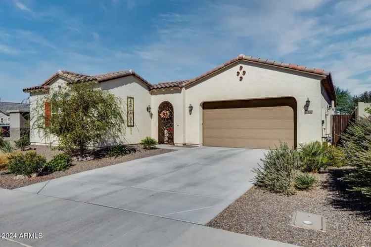 Single-family house For Sale in 17910, West Silverwood Drive, Goodyear, Arizona