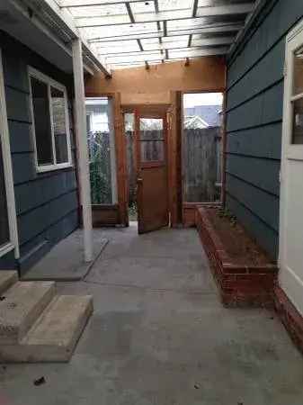 5 Bedroom 2 Bath Home Near LCC and U of O