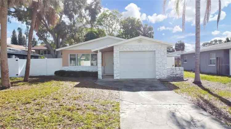 Single-family house For Sale in 1750, Montana Avenue Northeast, Saint Petersburg, Florida