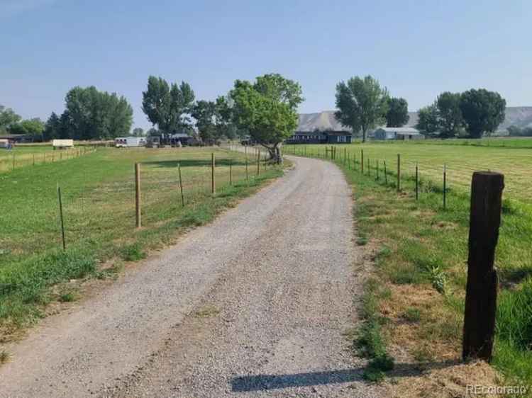 Single-family house For Sale in Colorado