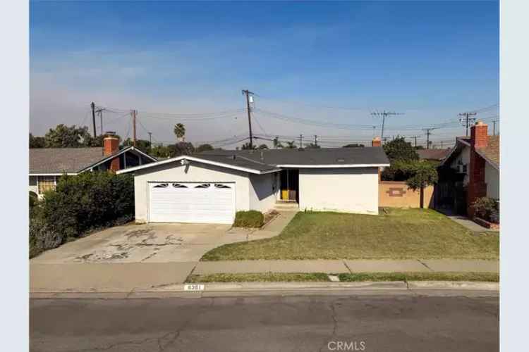 Single-family house For Sale in 8381, East Blithedale Street, Long Beach, California