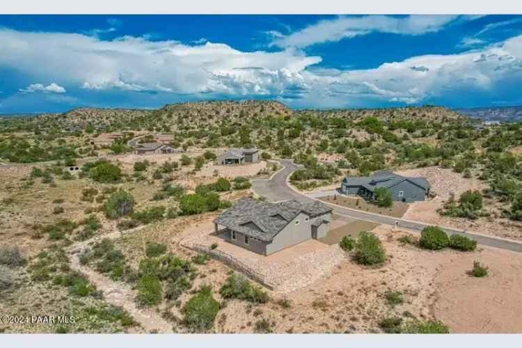 Single-family house For Sale in 6090, North stratford Court, Rimrock, Arizona