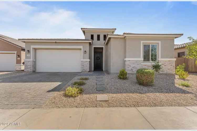 Single-family house For Sale in 141, South 156th Drive, Goodyear, Arizona