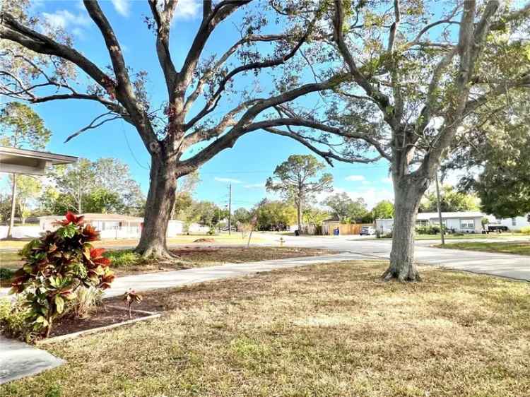 Single-family house For Sale in 6700, 14th Street North, Saint Petersburg, Florida