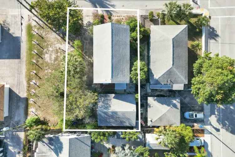 Multi-family house For Sale in 420, 3rd Avenue South, Lake Worth Beach, Florida