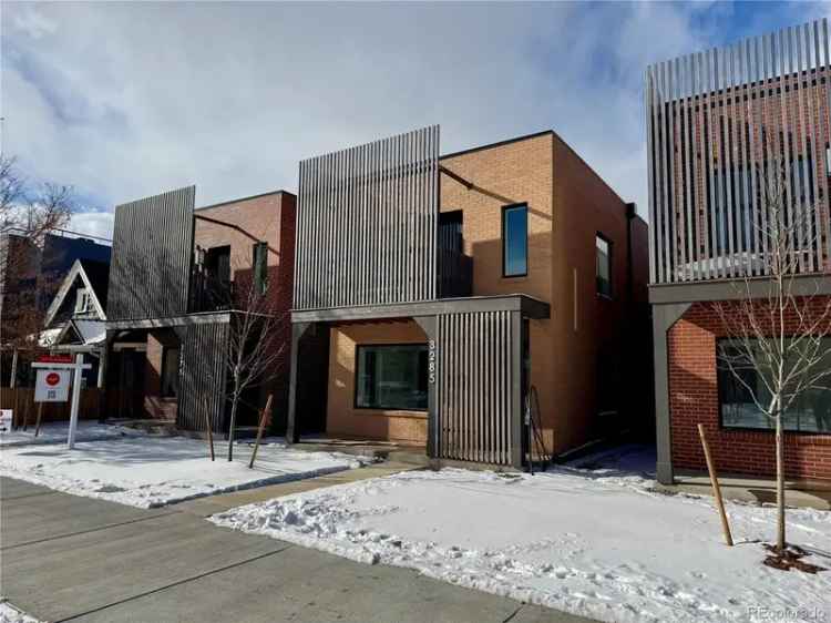 Single-family house For Sale in 3285, Lawrence Street, Denver, Colorado