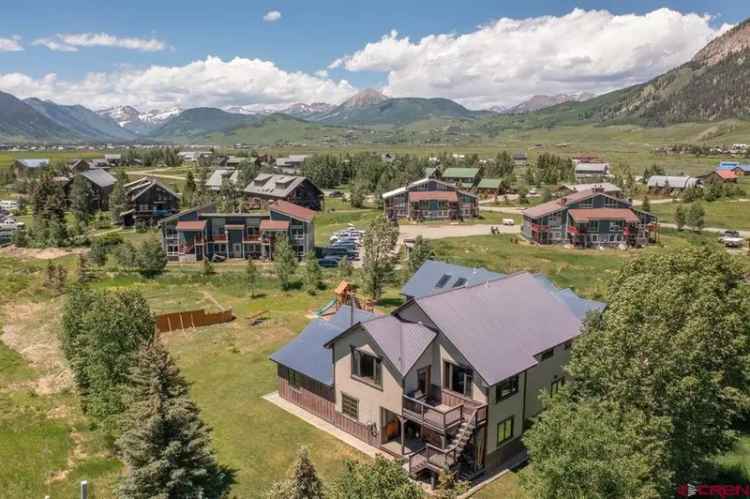 Single-family house For Sale in Mount Crested Butte, Colorado