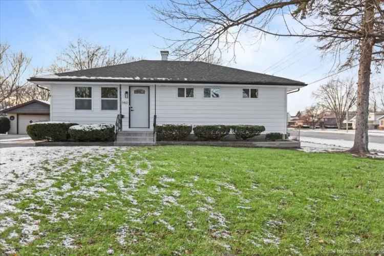 Single-family house For Sale in 15402, Maple Street, South Holland, Illinois