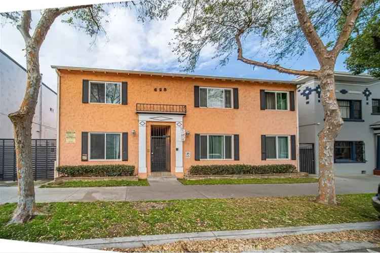 Multi-family house For Sale in 625, Elm Avenue, Long Beach, California