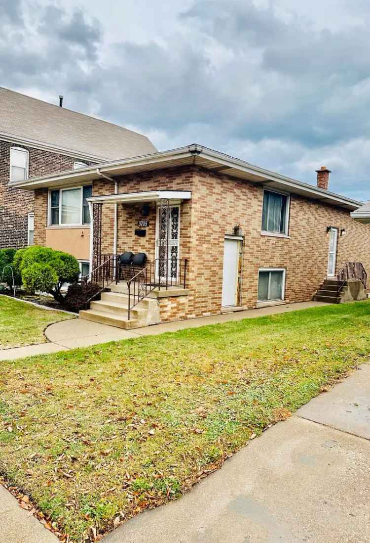 Multi-family house For Sale in 3705, Butternut Street, East Chicago, Indiana