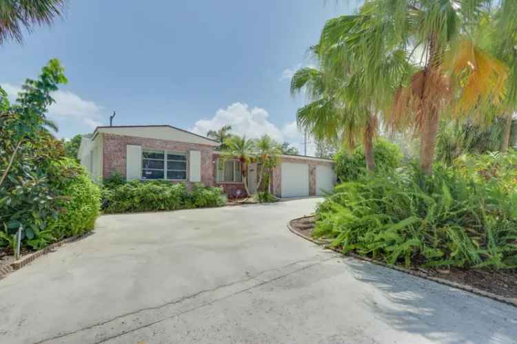 Single-family house For Sale in 250, Santa Lucia Drive, West Palm Beach, Florida