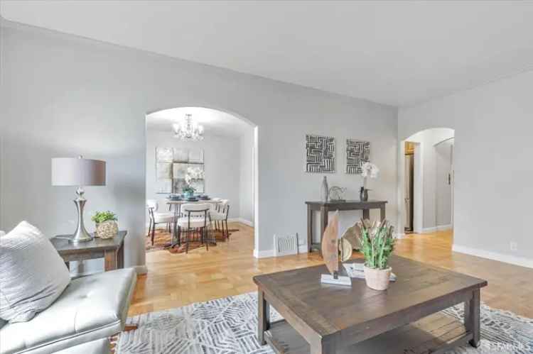 Single-family house For Sale in 2470, 17th Avenue, San Francisco, California