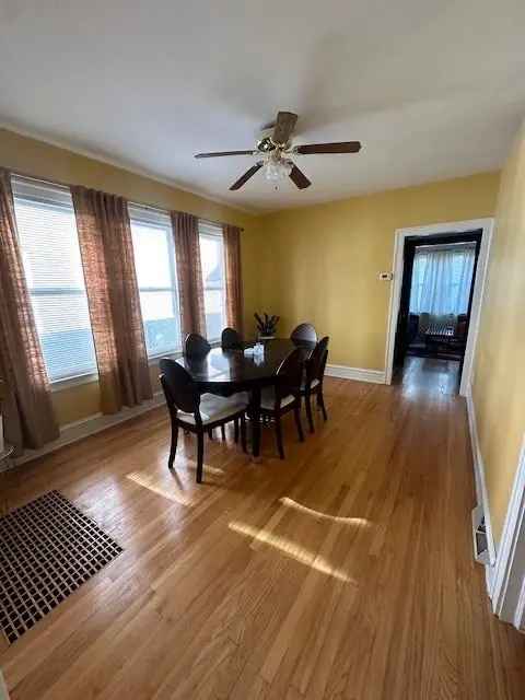 Single-family house For Sale in 8312, South Carpenter Street, Chicago, Illinois