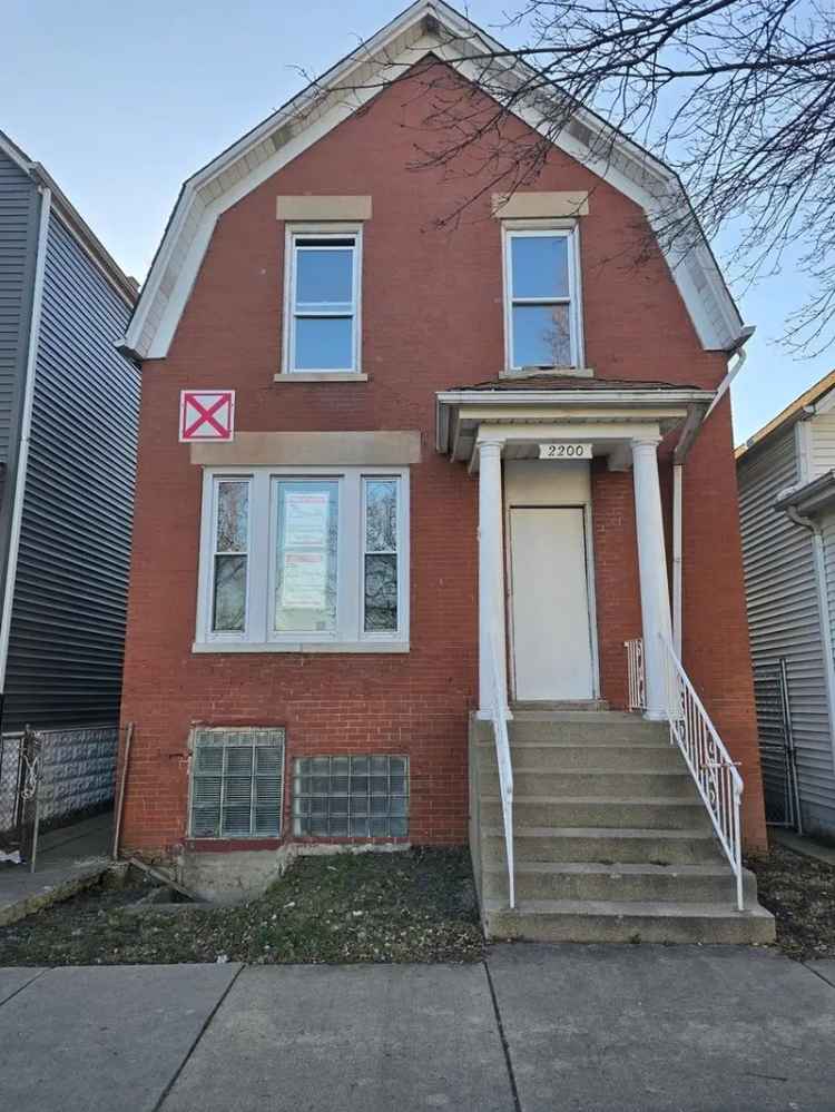 Multi-family house For Sale in 2200, North Mango Avenue, Chicago, Illinois