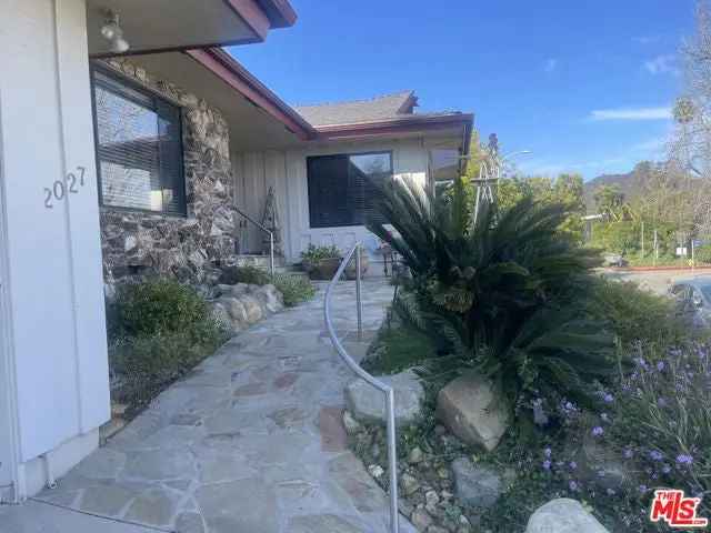 Single-family house For Sale in 2027, Westridge Road, Los Angeles, California