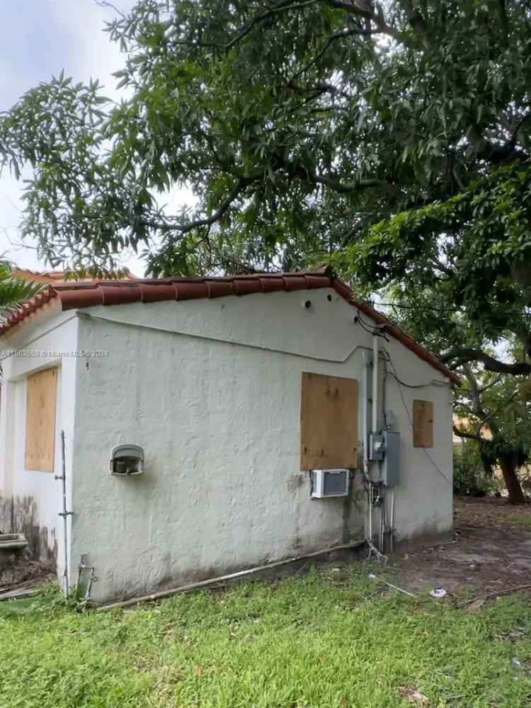 Single-family house For Sale in 1414, Southwest 19th Avenue, Miami, Florida