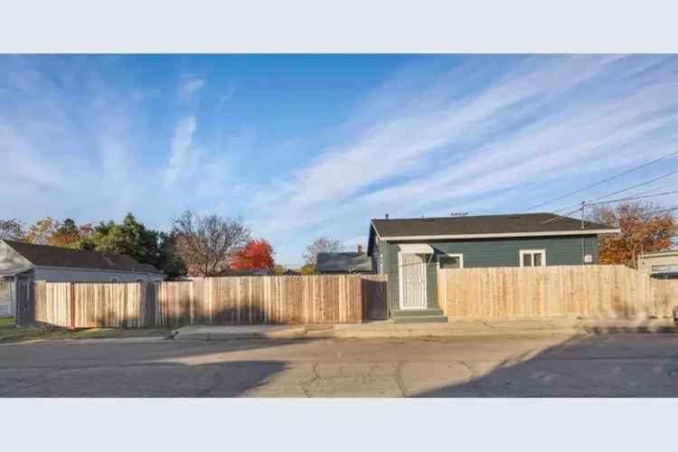 Single-family house For Sale in Lodi, California