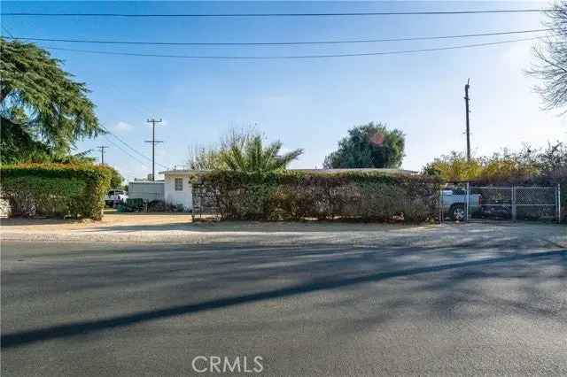 Single-family house For Sale in 7554, Lurline Avenue, Los Angeles, California