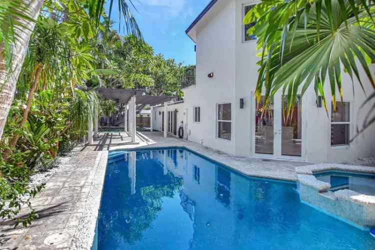 Single-family house For Sale in Boca Raton, Florida