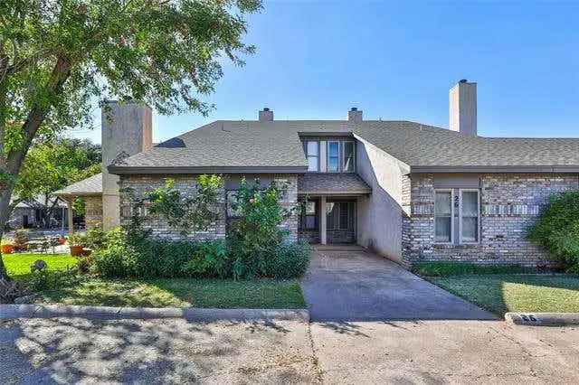 Condo For Sale in 27, Crossroads Drive, Abilene, Texas