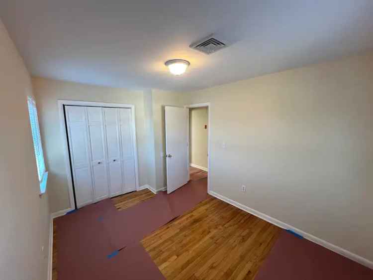 2 Bedroom Apartment in Norwalk - Newly Renovated