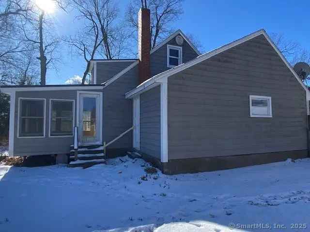 Single-family house For Sale in 23, Locke Drive, Enfield, Connecticut