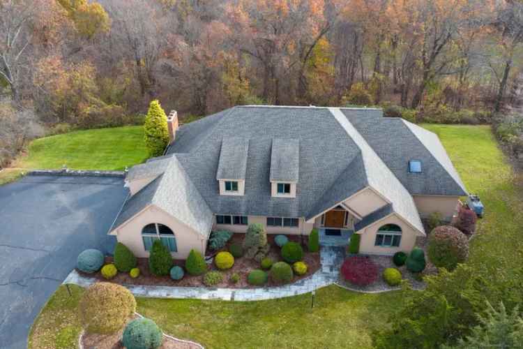 Single-family house For Sale in 68, Fox Hill Drive, Rocky Hill, Connecticut