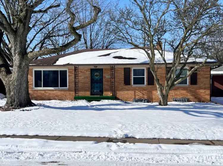 Single-family house For Sale in 1350, North Graham Avenue, Indianapolis, Indiana