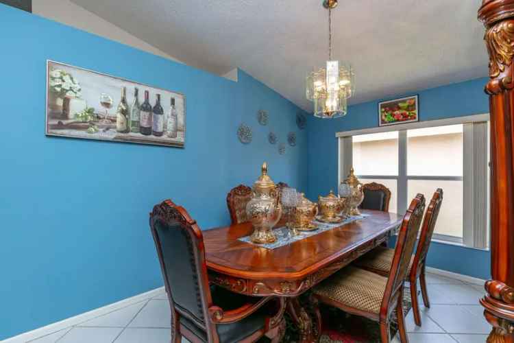 Single-family house For Sale in Boynton Beach, Florida