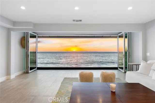 House For Sale in Laguna Beach, California