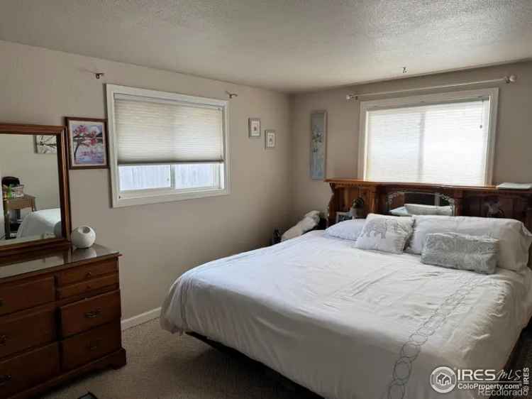 Single-family house For Sale in 1208, Linden Street, Longmont, Colorado