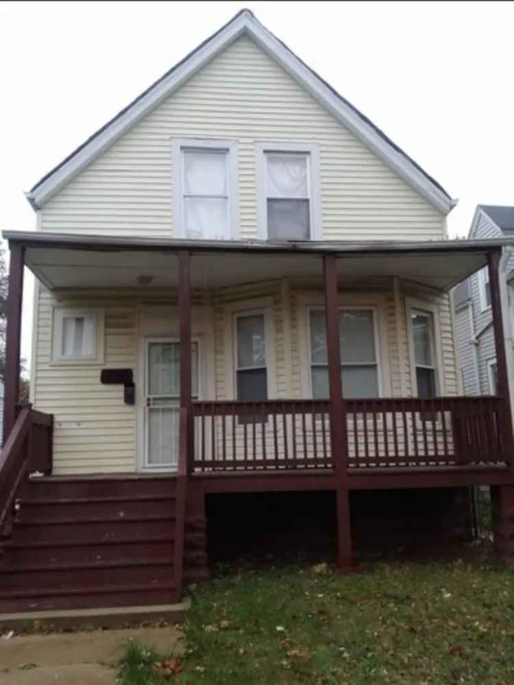 Single-family house For Sale in 12013, South Princeton Avenue, Chicago, Illinois