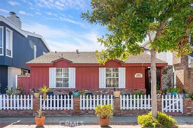 Single-family house For Sale in 1743, Miramar Drive, Newport Beach, California