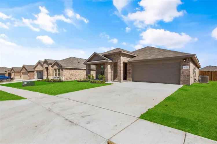 Single-family house For Rent in Azle, Texas