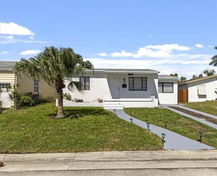 Single-family house For Sale in 1227, North Ocean Breeze, Lake Worth Beach, Florida