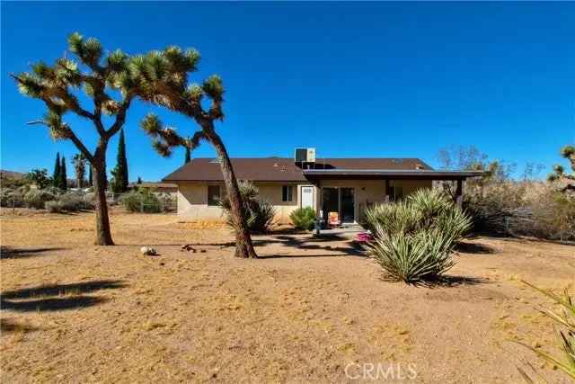 Single-family house For Sale in 7385, La Habra Avenue, Yucca Valley, California