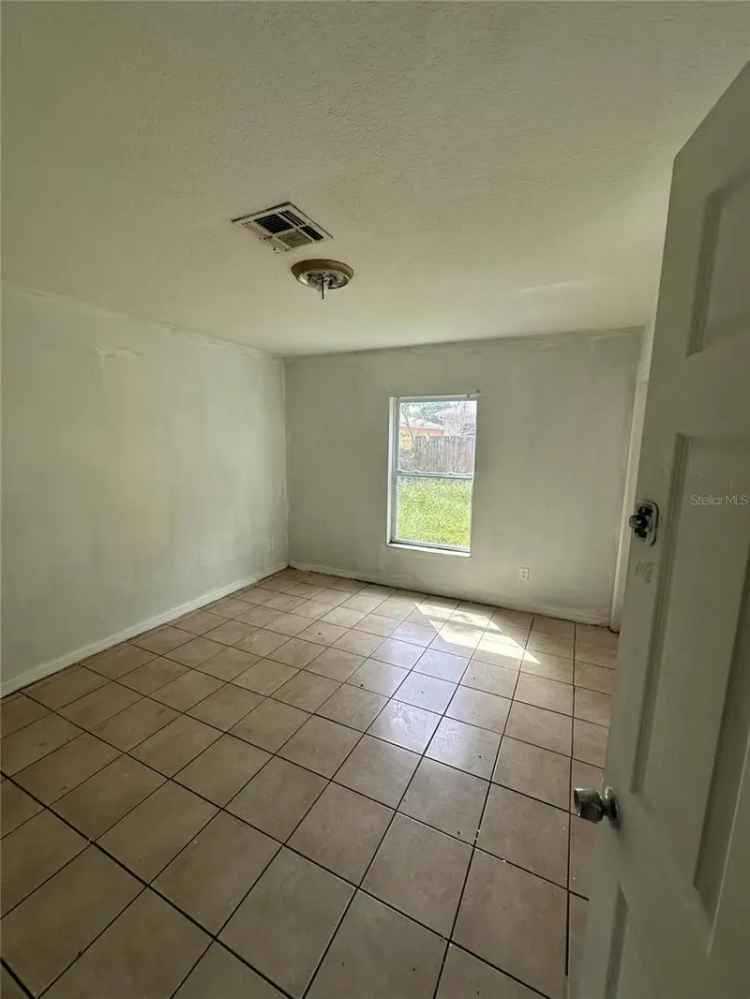 Multi-family house For Sale in 3206, North 49th Street, Tampa, Florida