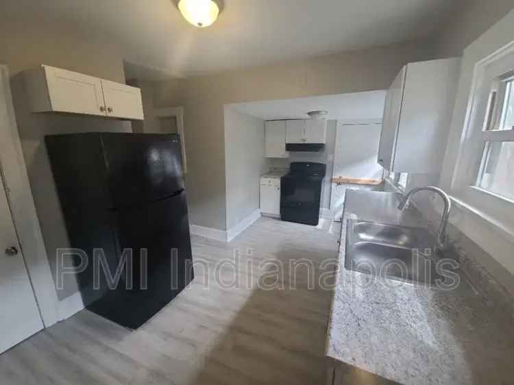 3 Bedroom 1 Bathroom Apartment for Rent - Pets Allowed