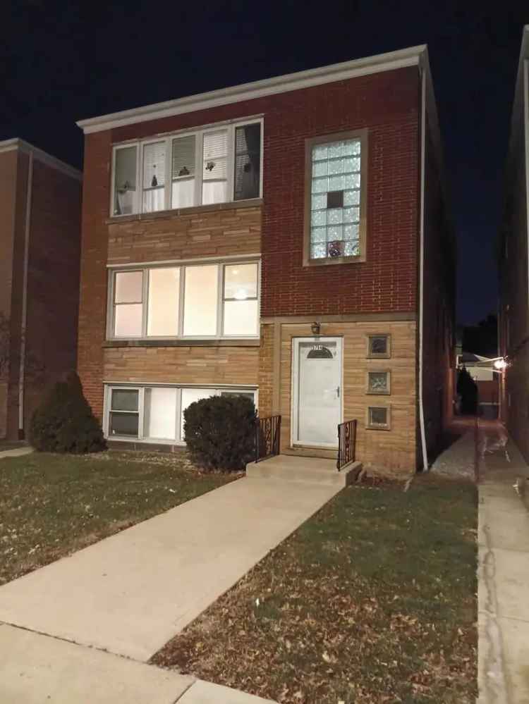 Multi-family house For Sale in 5754, West Montrose Avenue, Chicago, Illinois