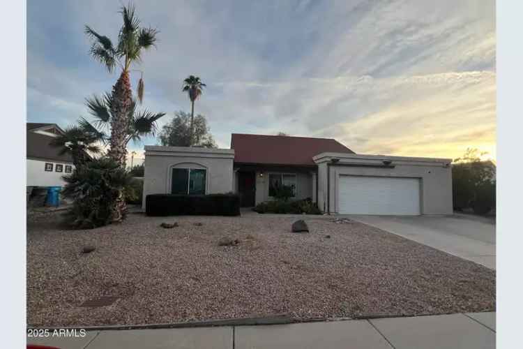 Single-family house For Sale in 4709, West Westcott Drive, Glendale, Arizona