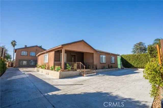 Multi-family house For Sale in 6543, Rhodes Avenue, Los Angeles, California