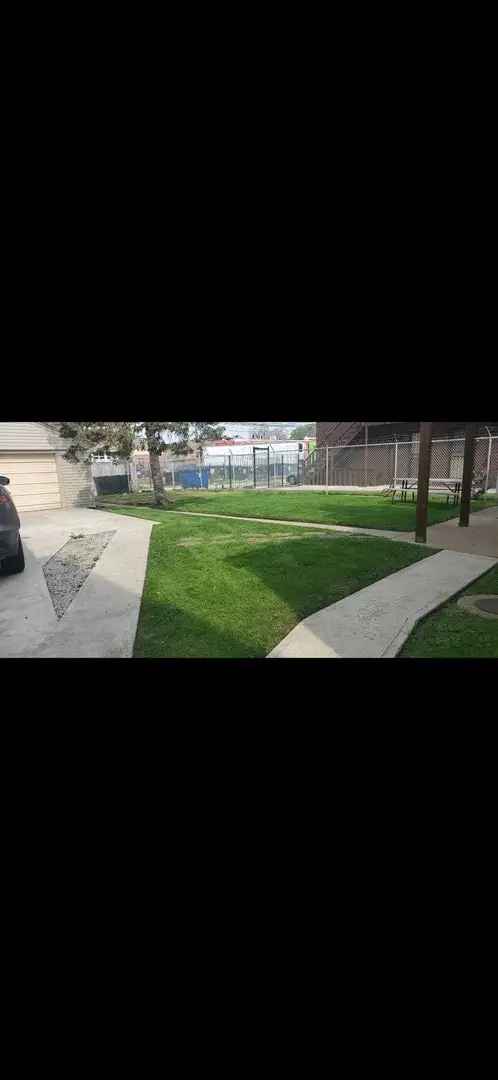 Multi-family house For Sale in 7922, South Ellis Avenue, Chicago, Illinois