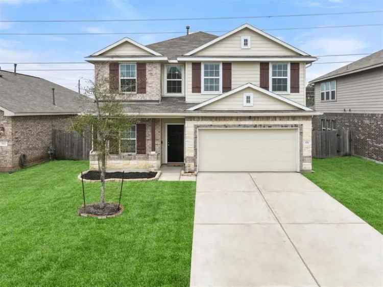 Single-family house For Sale in 7931, Wood Hollow Drive, Baytown, Texas