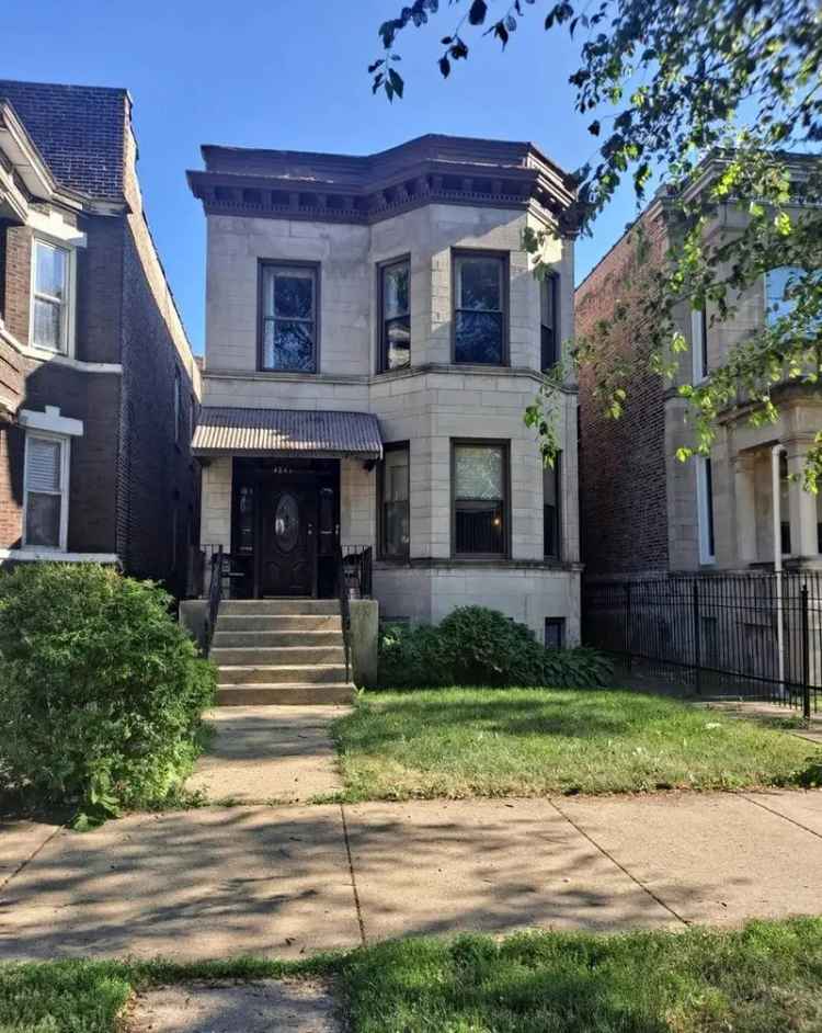 Multi-family house For Sale in 4841, West Washington Boulevard, Chicago, Illinois