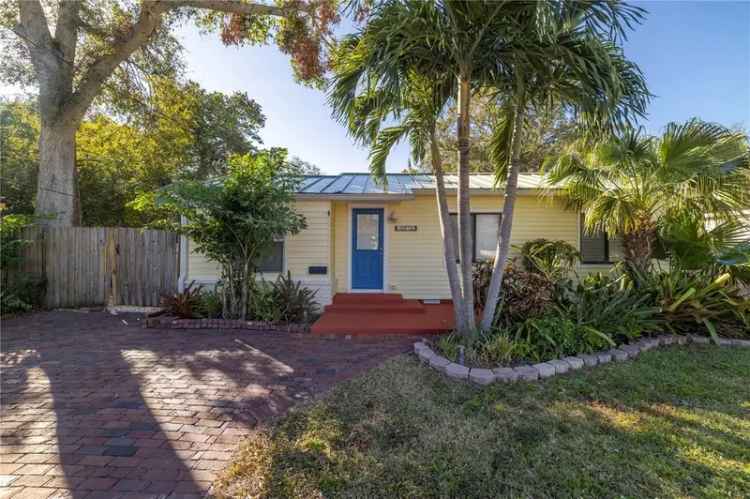 Single-family house For Sale in 5032, 19th Street North, Saint Petersburg, Florida