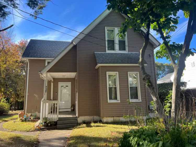 Single-family house For Sale in 717, Frost Road, Waterbury, Connecticut