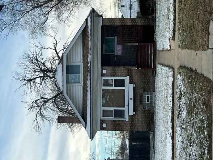 Single-family house For Sale in 8428, South Rhodes Avenue, Chicago, Illinois