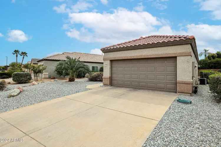 Single-family house For Sale in 15845, West Arrowhead Drive, Surprise, Arizona