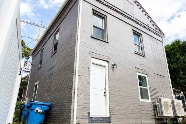 Multi-family house For Sale in 8, Maple Street, Norwich, Connecticut