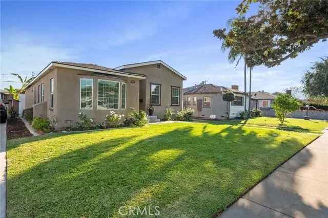 Single-family house For Sale in Long Beach, California